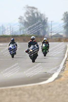 media/Sep-20-2025-TrackDaz (Sat) [[27f0cde673]]/B Group/220pm (Turn 9)/